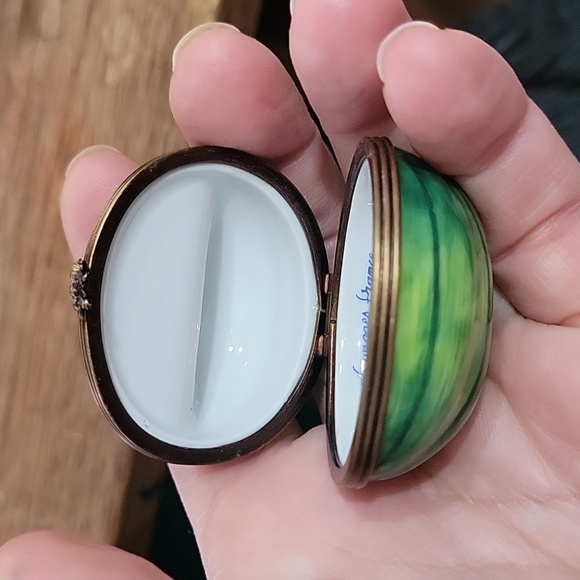 LIMOGES Antique pill box watermelon porcelain French hand painted fruit pill box - Picture 8 of 9